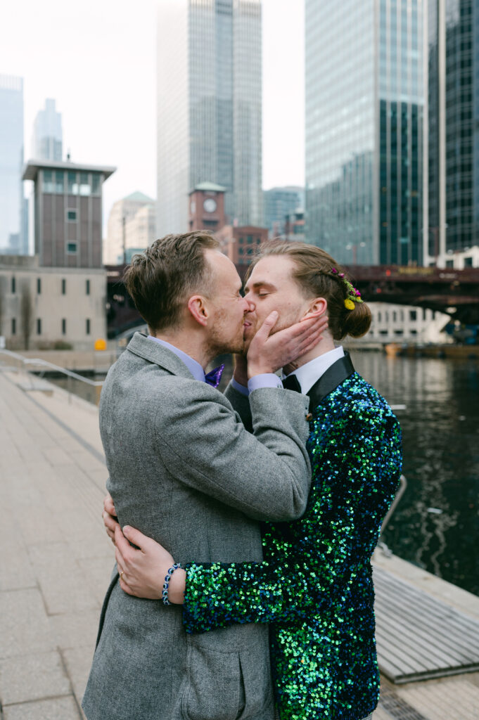Downtown Chicago elopement photos